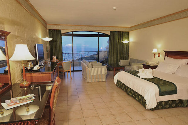 Family-Suite806x574-860x475