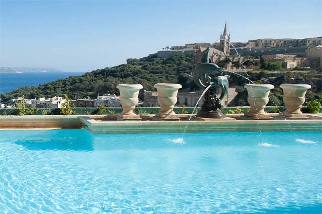 grand-hotel-gozo-swimming-pool
