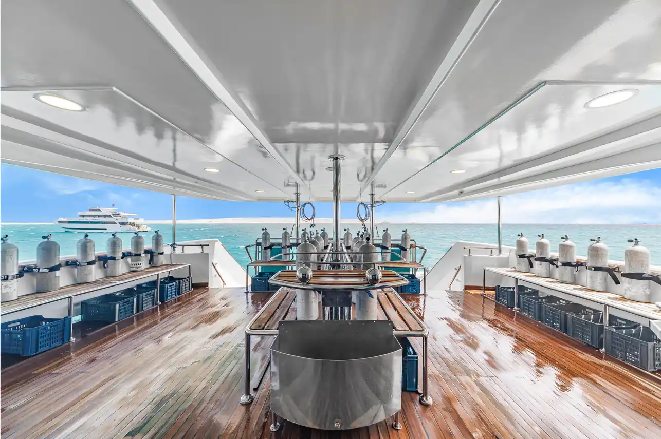 22_Dive Deck 2